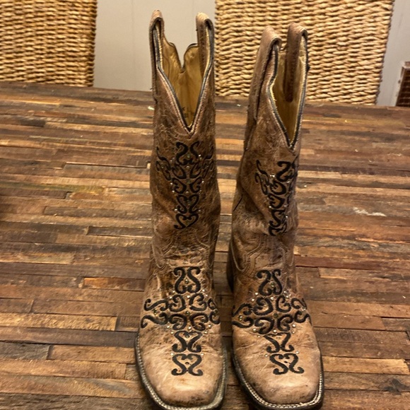 Corral Cowboy Boots with Design/Jewels - Picture 2 of 9